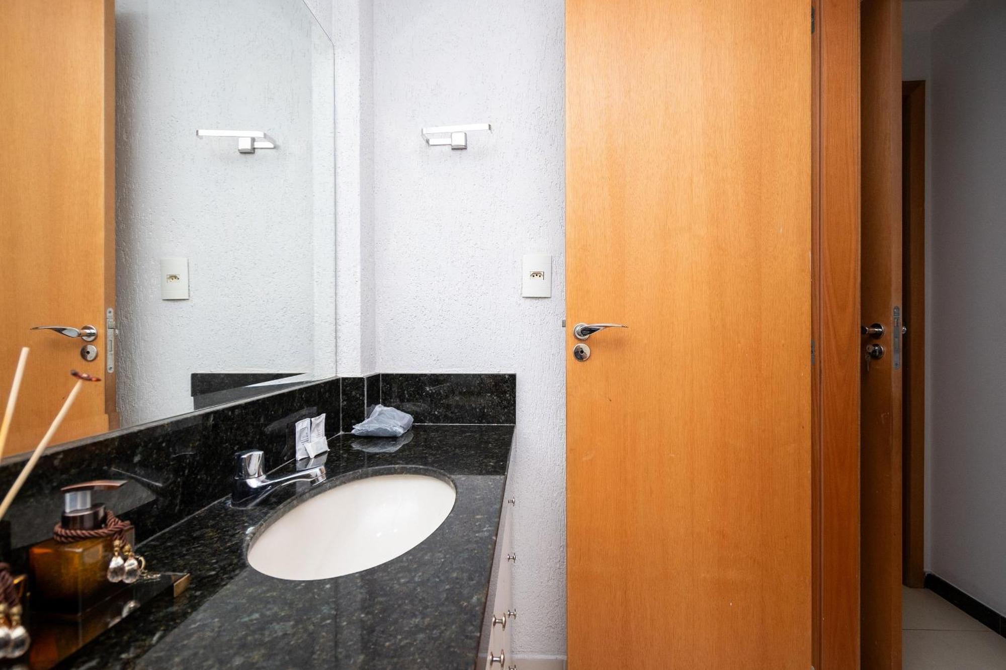 Pde - Apartamentos Proximos Do Centro Гояния Экстерьер фото